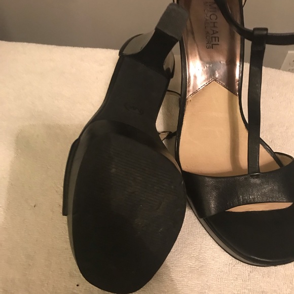 Sandals - Picture 4 of 4